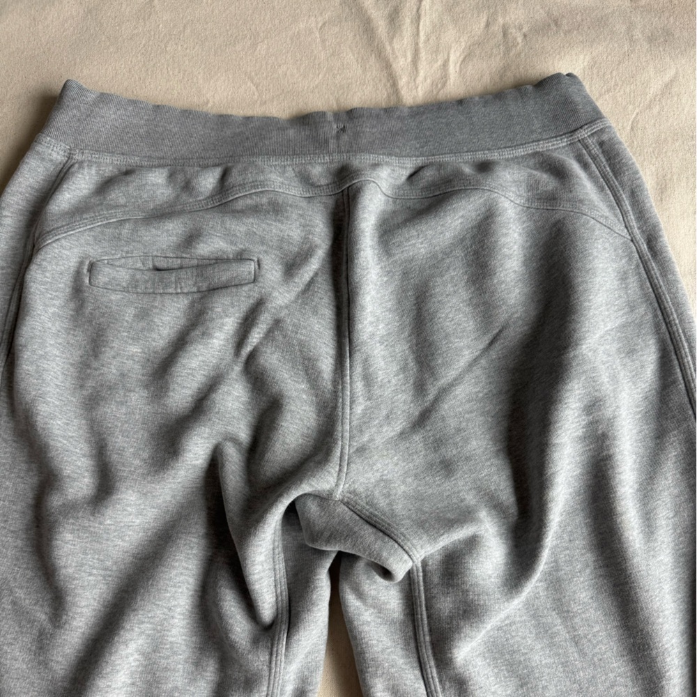 Lululemon men’s winter Fleece Sweatpants - Picture 4 of 6
